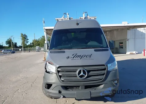2019 Mercedes-Benz Sprinter 3500 High Roof V6 z USA, uszkodzony, nr VIN WD3PF0CD9KT009657